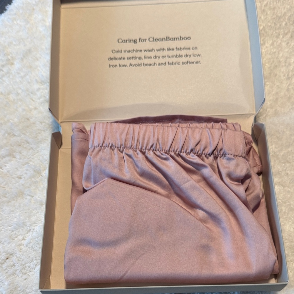 New in Box Ettitude Rose Bamboo shortie